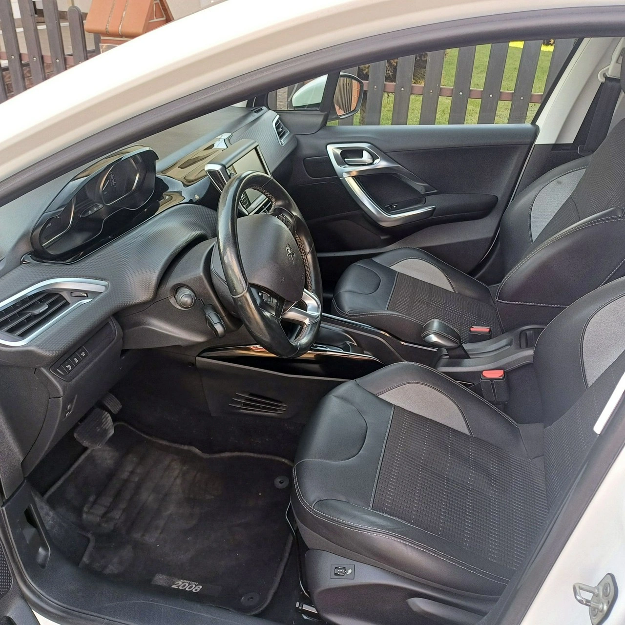 Peugeot 2008 - Zdjęcie 4