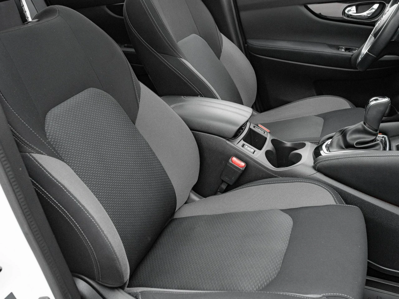 Nissan Qashqai - Zdjęcie 27