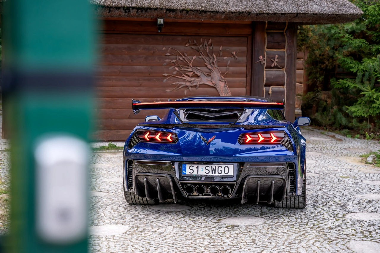 Chevrolet Corvette - Zdjęcie 28