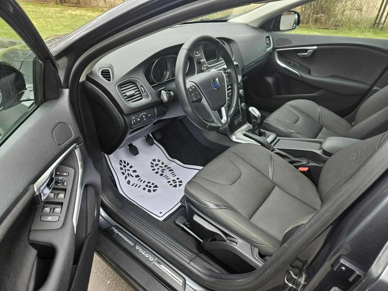 Volvo V40 Cross Country - Zdjęcie 9