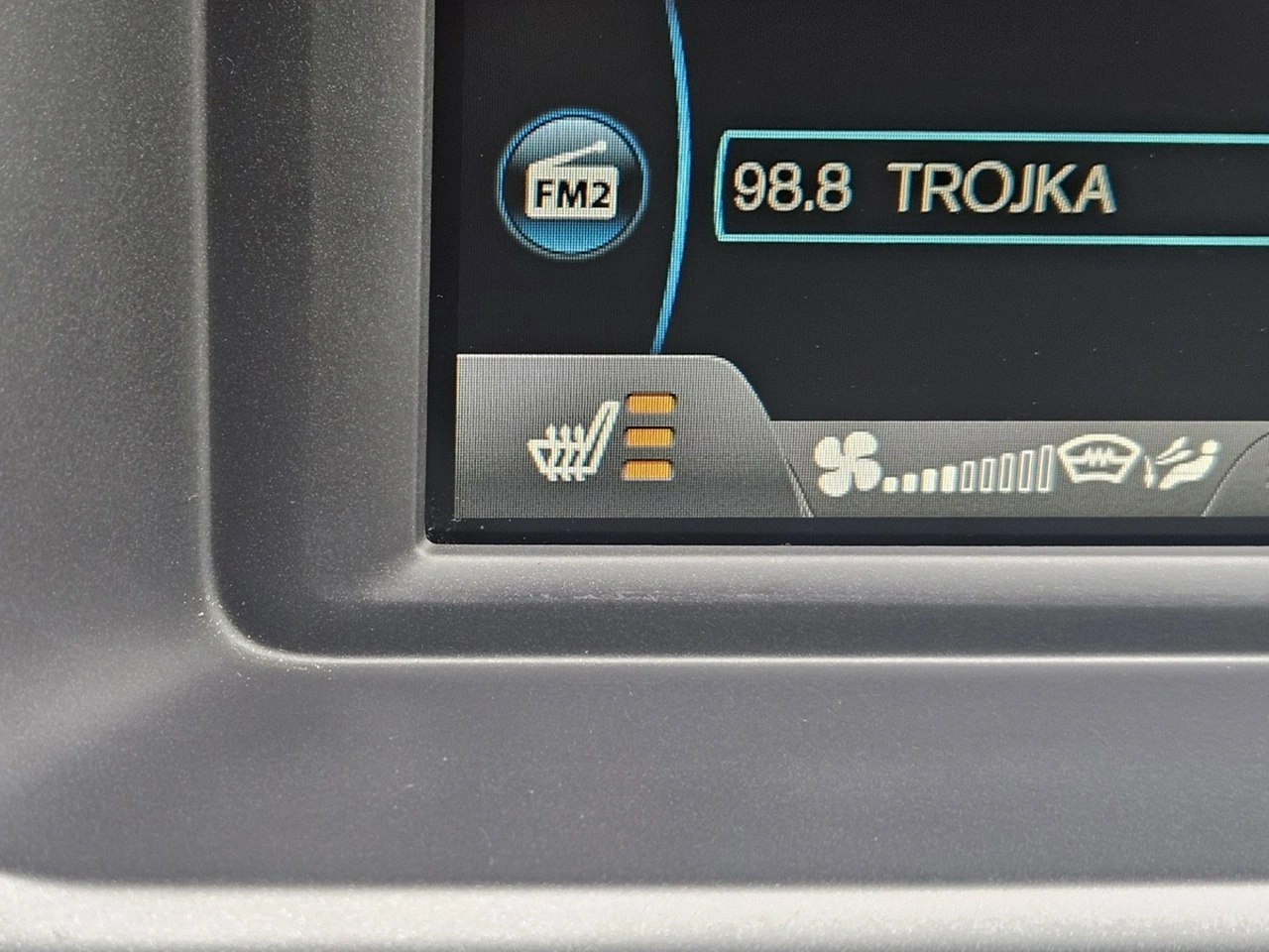 Volvo V40 Cross Country - Zdjęcie 18