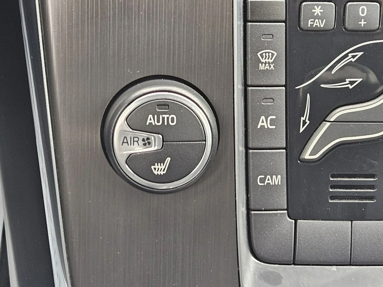 Volvo V40 Cross Country - Zdjęcie 19