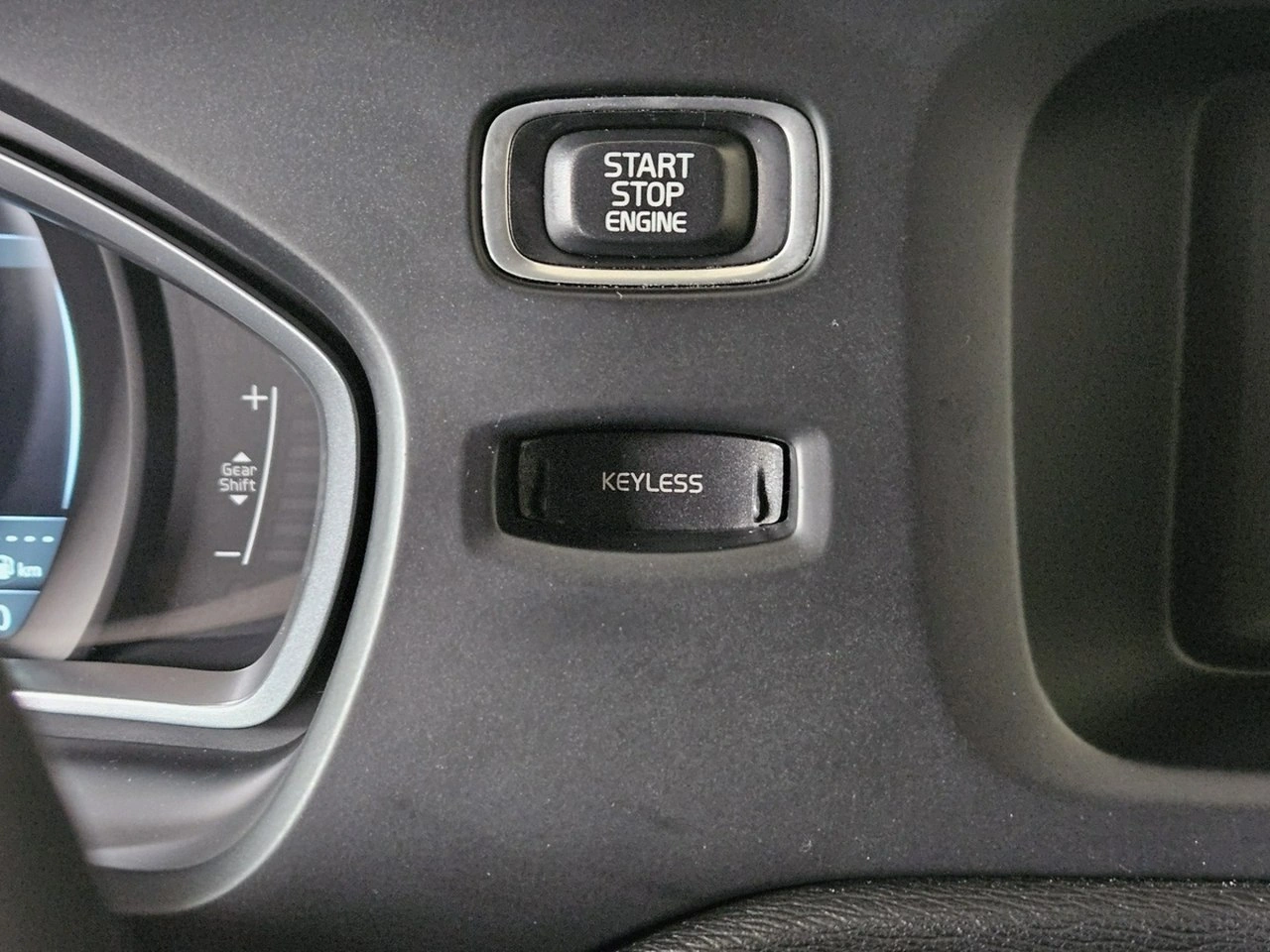 Volvo V40 Cross Country - Zdjęcie 37