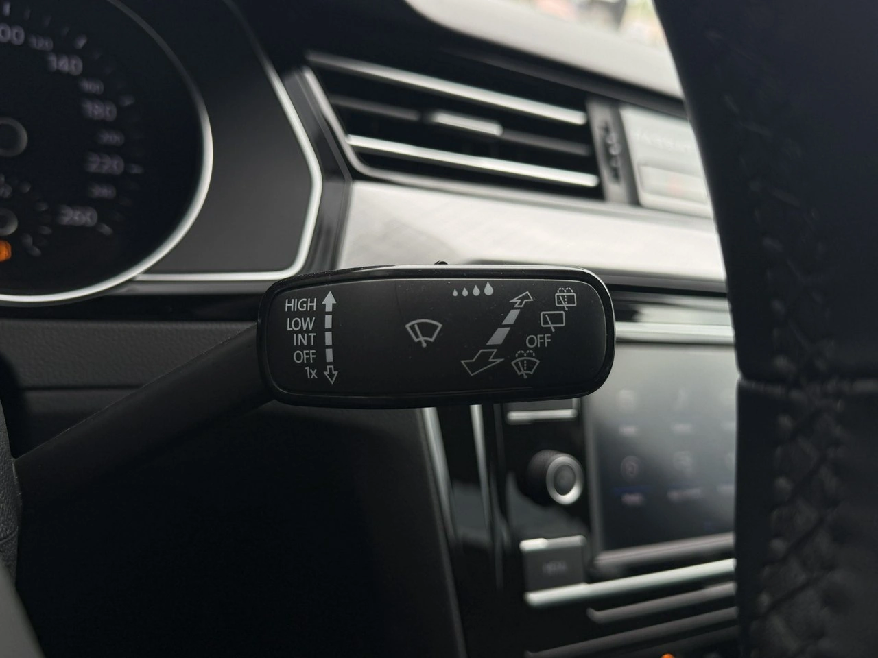 Volkswagen Passat - Zdjęcie 18