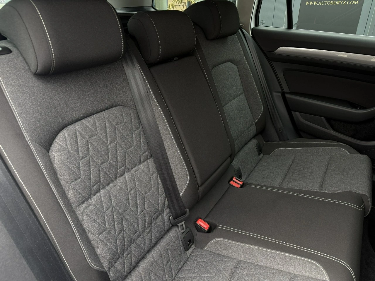 Volkswagen Passat - Zdjęcie 34