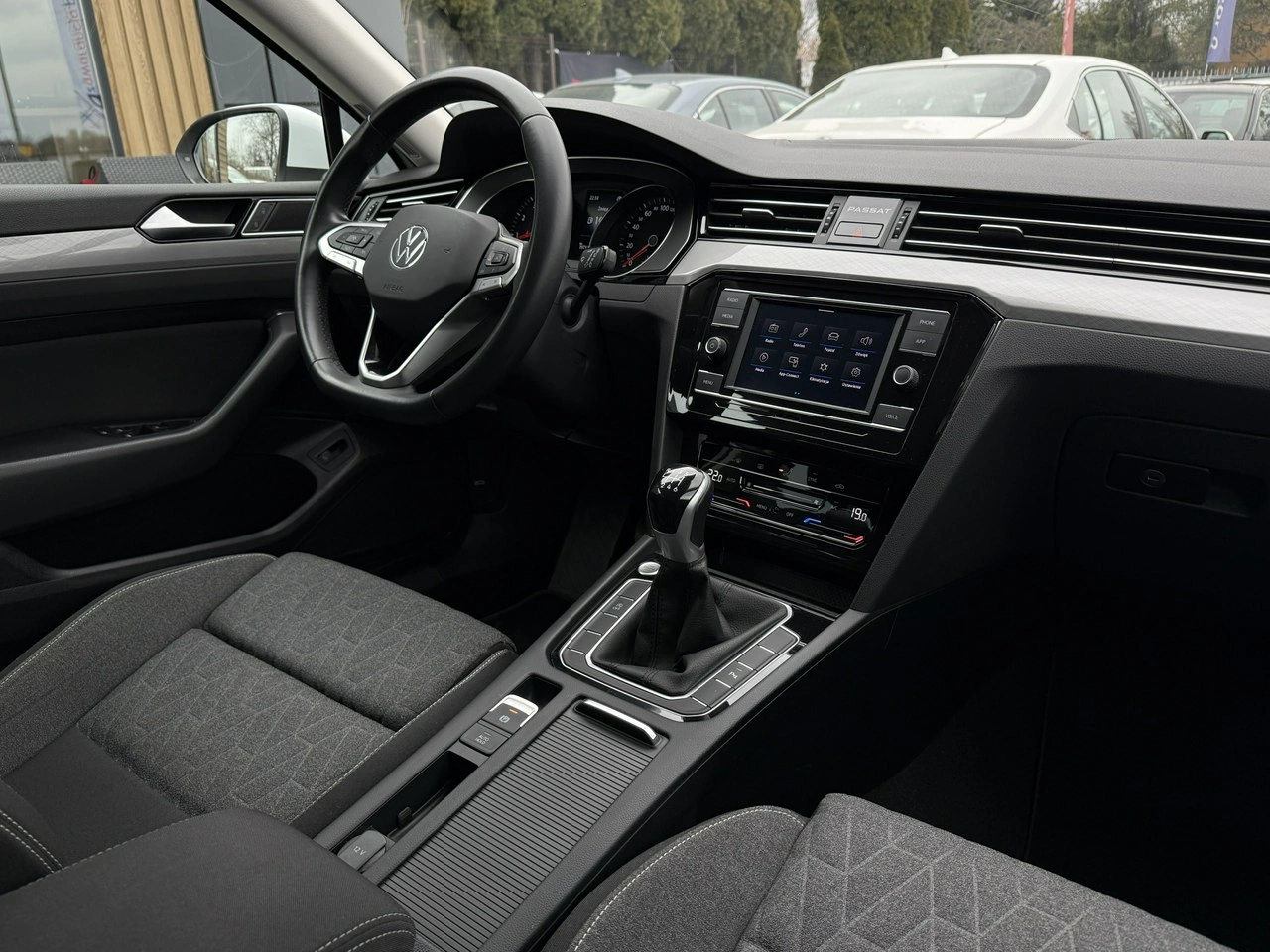 Volkswagen Passat - Zdjęcie 13