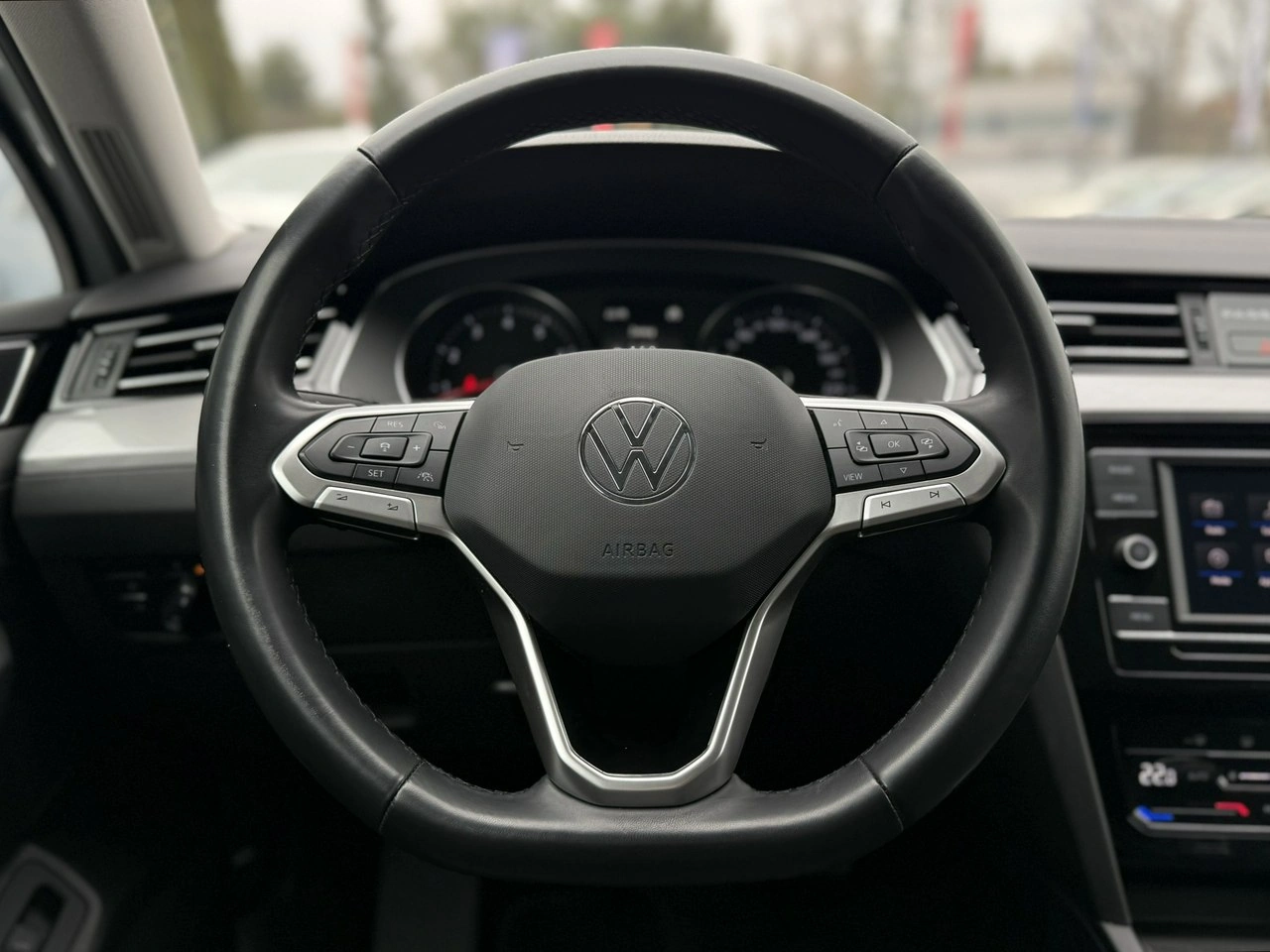 Volkswagen Passat - Zdjęcie 15