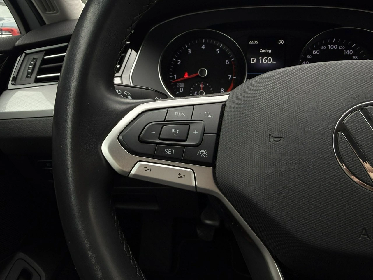 Volkswagen Passat - Zdjęcie 17