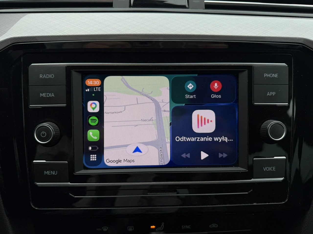 Volkswagen Passat - Zdjęcie 25