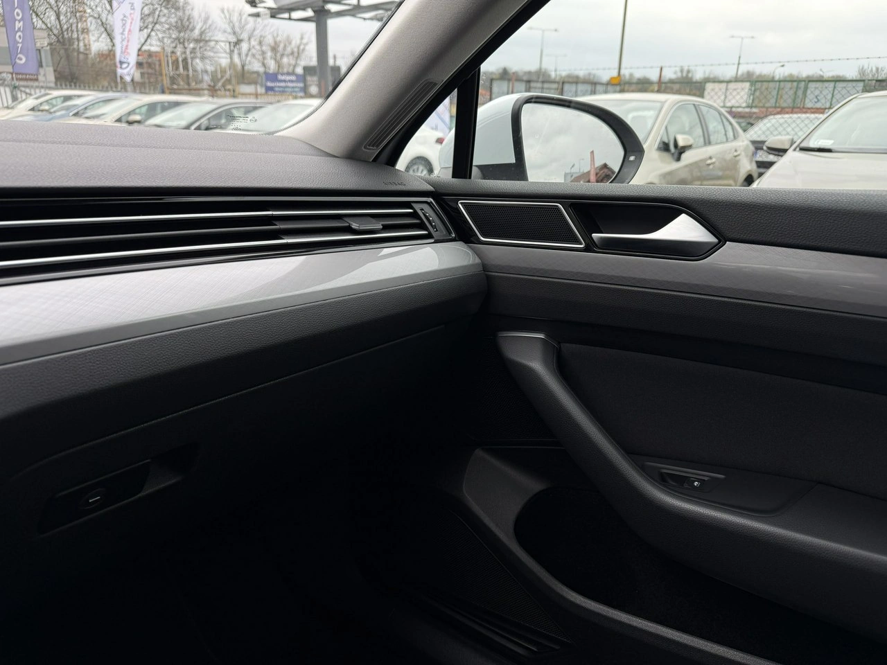 Volkswagen Passat - Zdjęcie 30