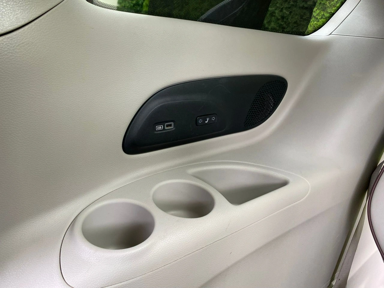 Chrysler Pacifica - Zdjęcie 11