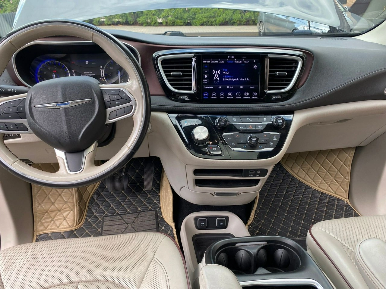 Chrysler Pacifica - Zdjęcie 15