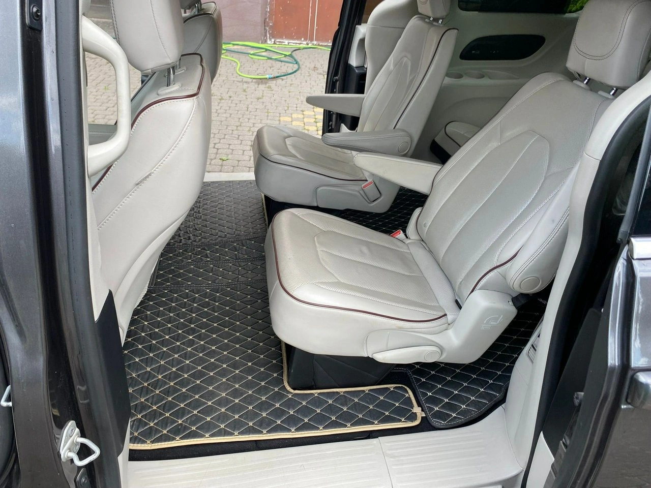 Chrysler Pacifica - Zdjęcie 5