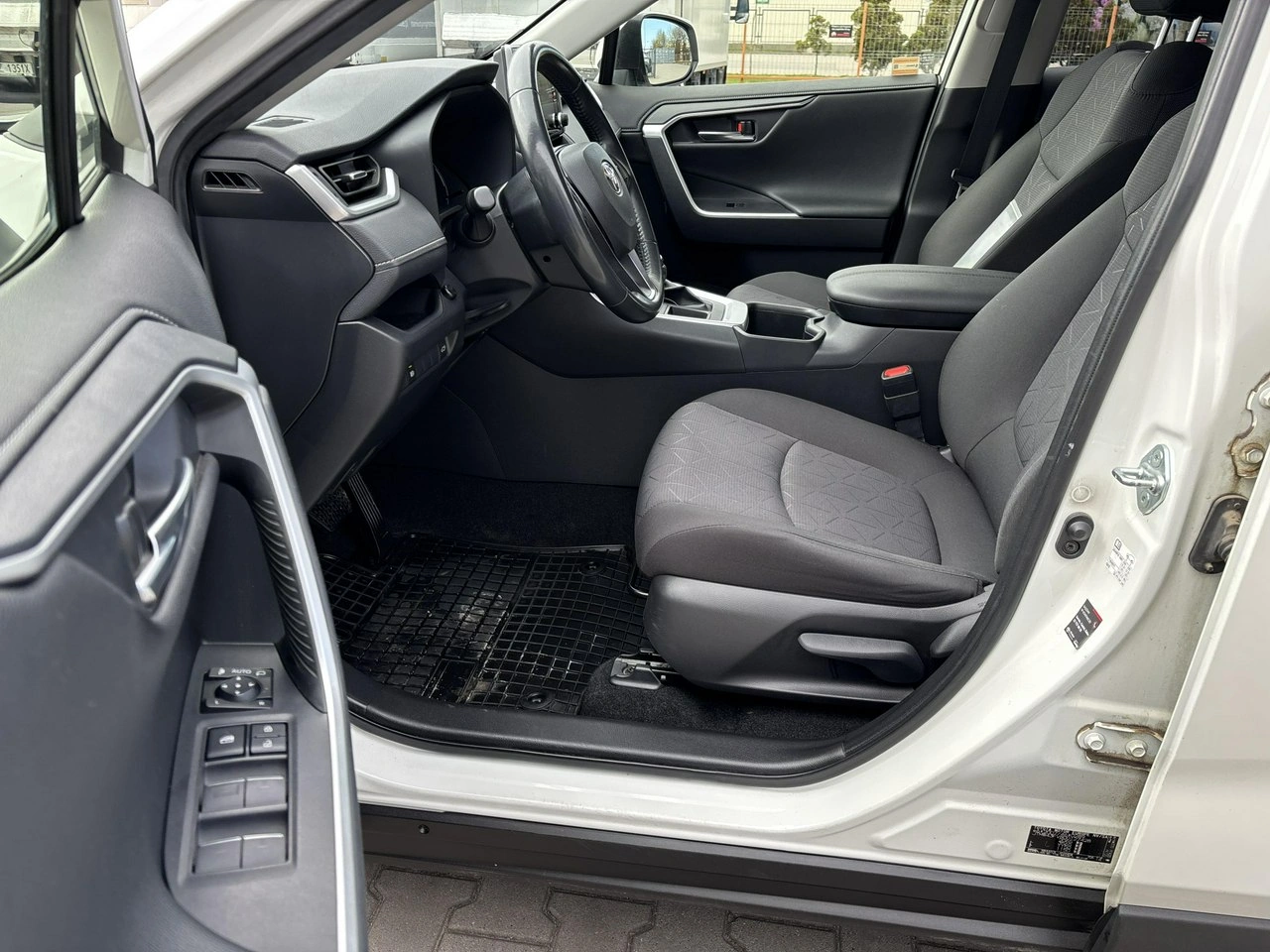 Toyota RAV-4 - Zdjęcie 10