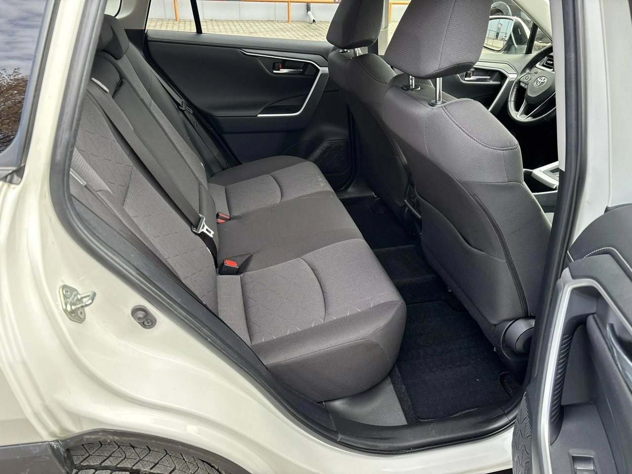 Toyota RAV-4 - Zdjęcie 15