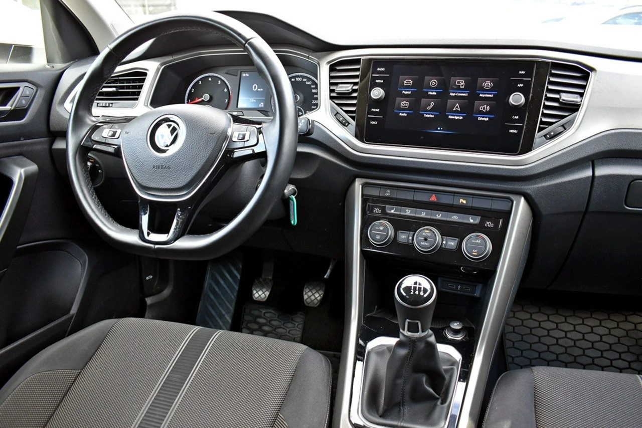 Volkswagen T-Roc - Zdjęcie 16