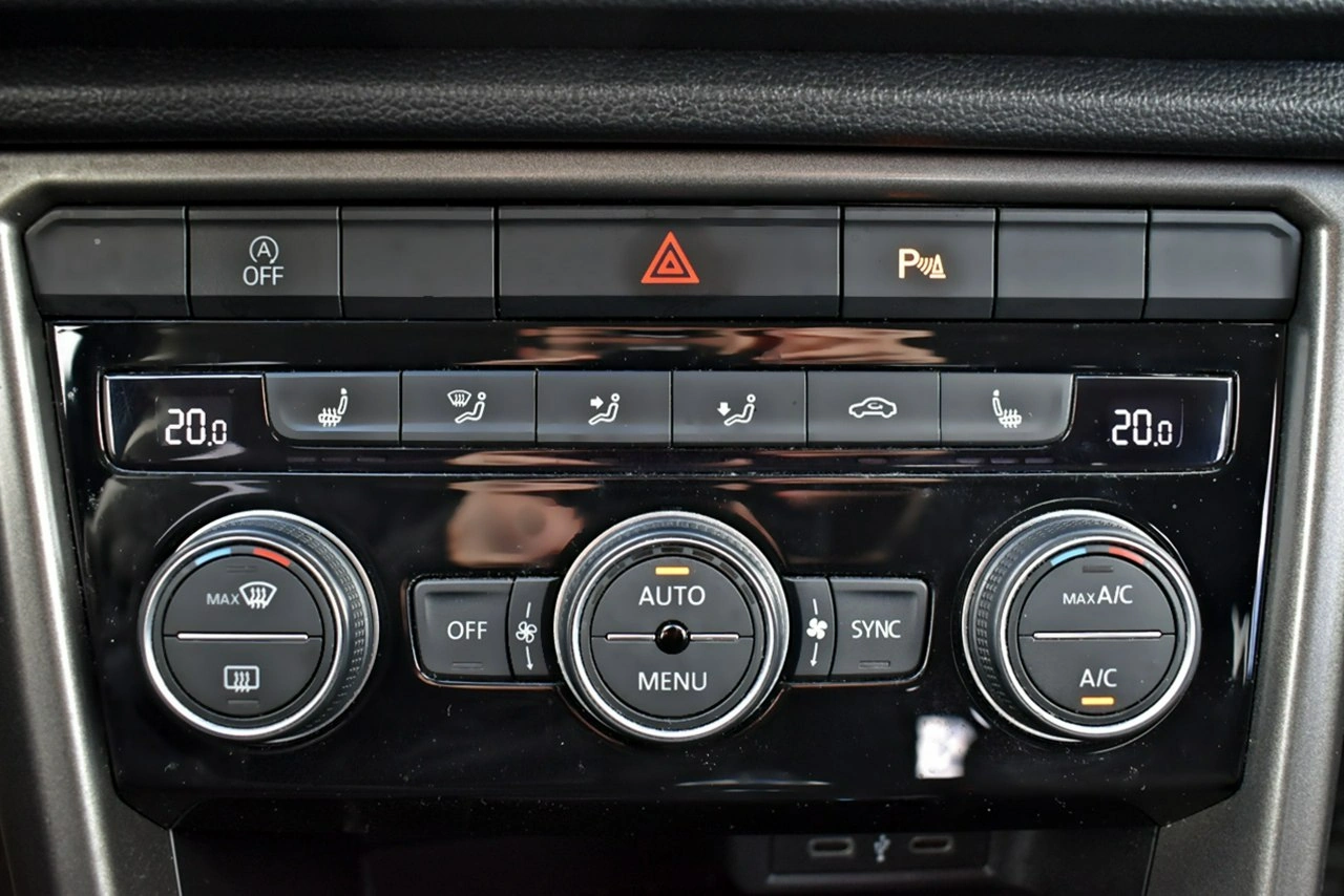 Volkswagen T-Roc - Zdjęcie 23