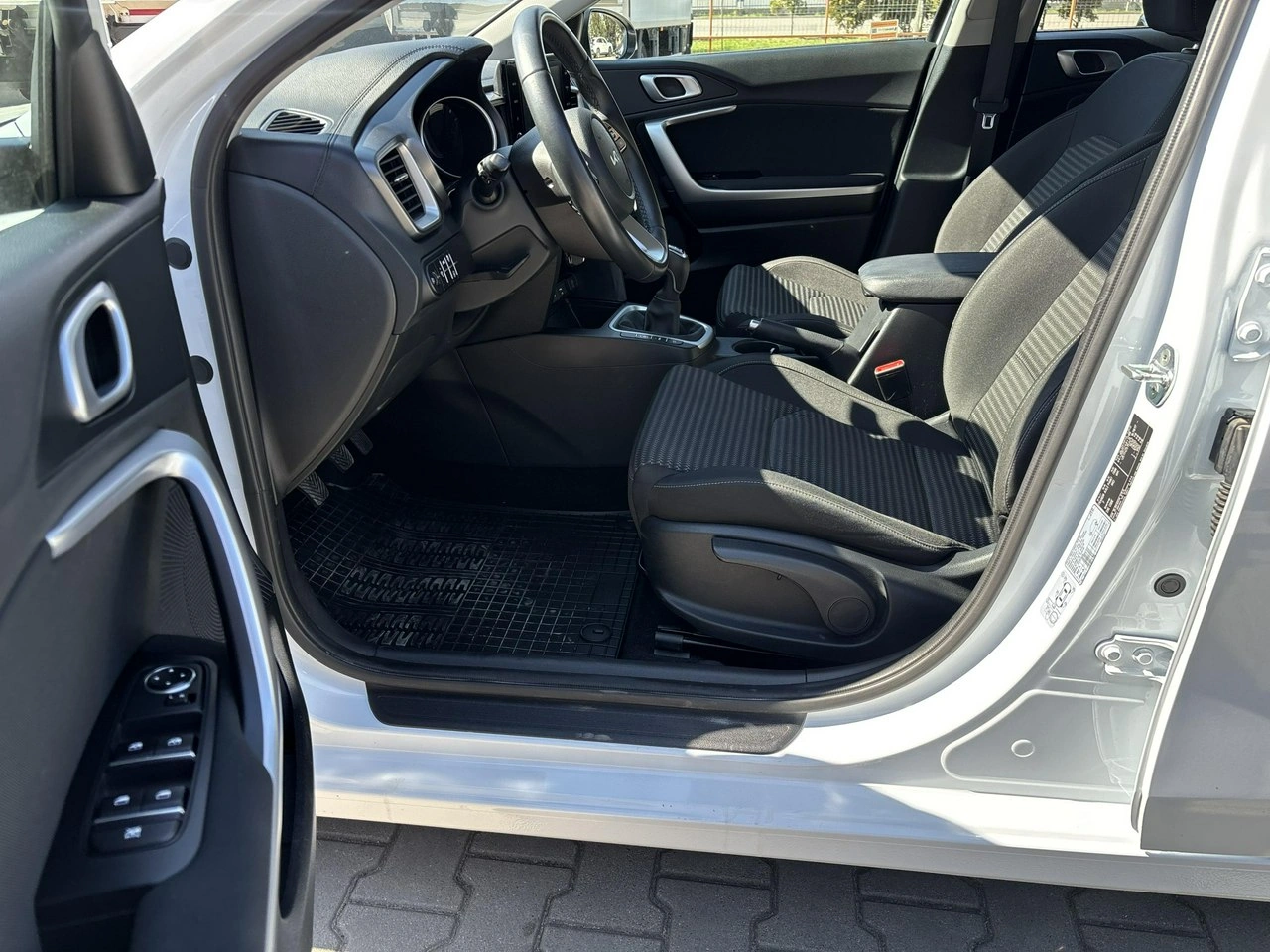 Kia Ceed - Zdjęcie 10