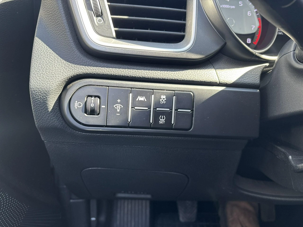 Kia Ceed - Zdjęcie 24