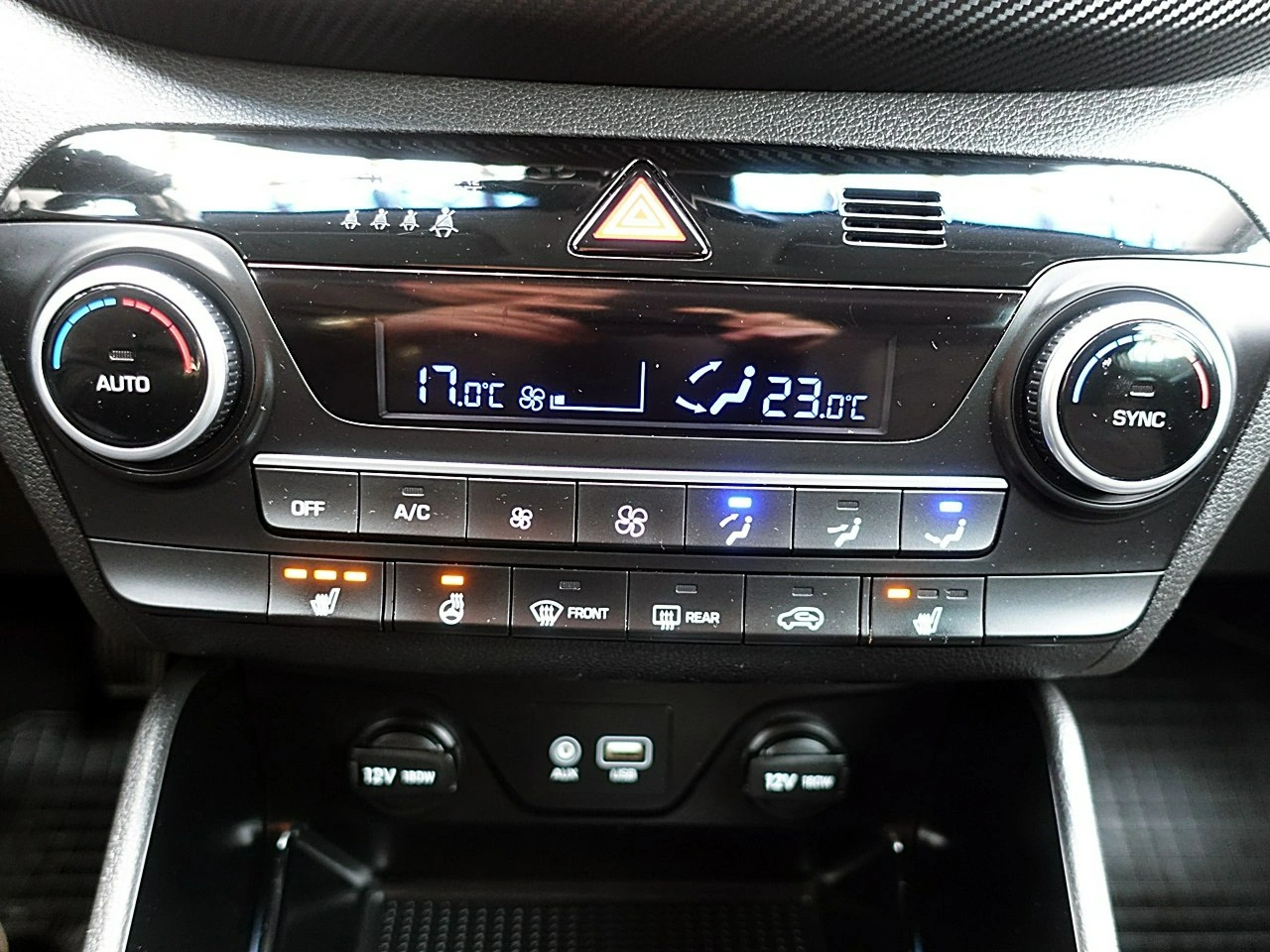 Hyundai Tucson - Zdjęcie 22