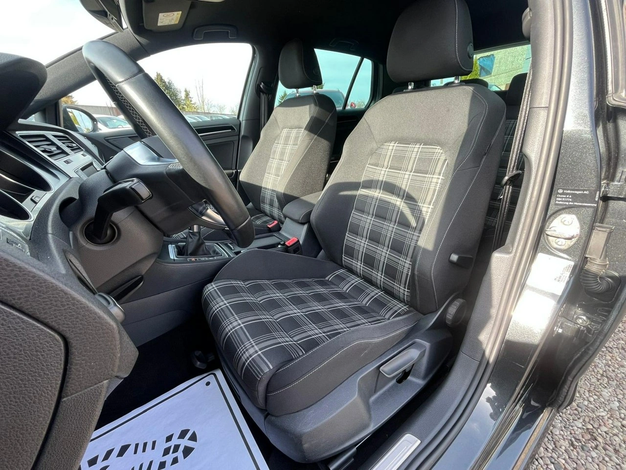 Volkswagen Golf - Zdjęcie 19