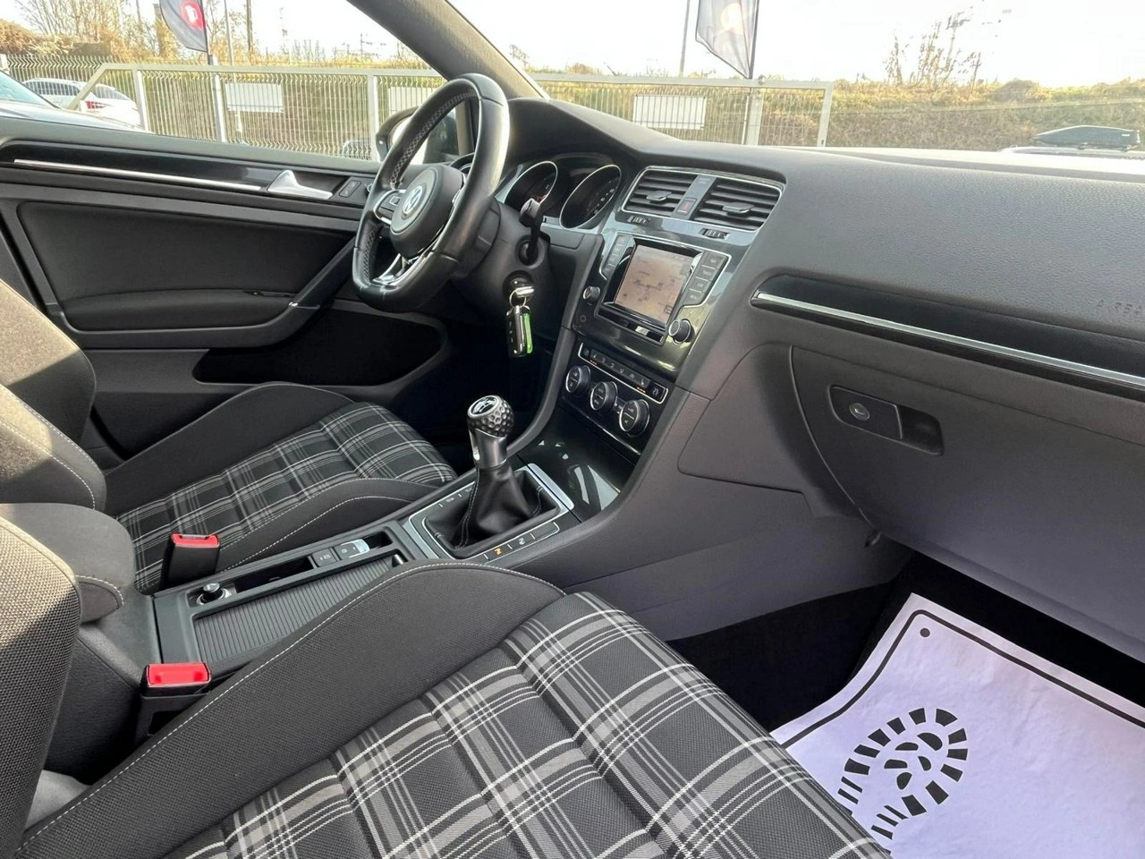 Volkswagen Golf - Zdjęcie 23