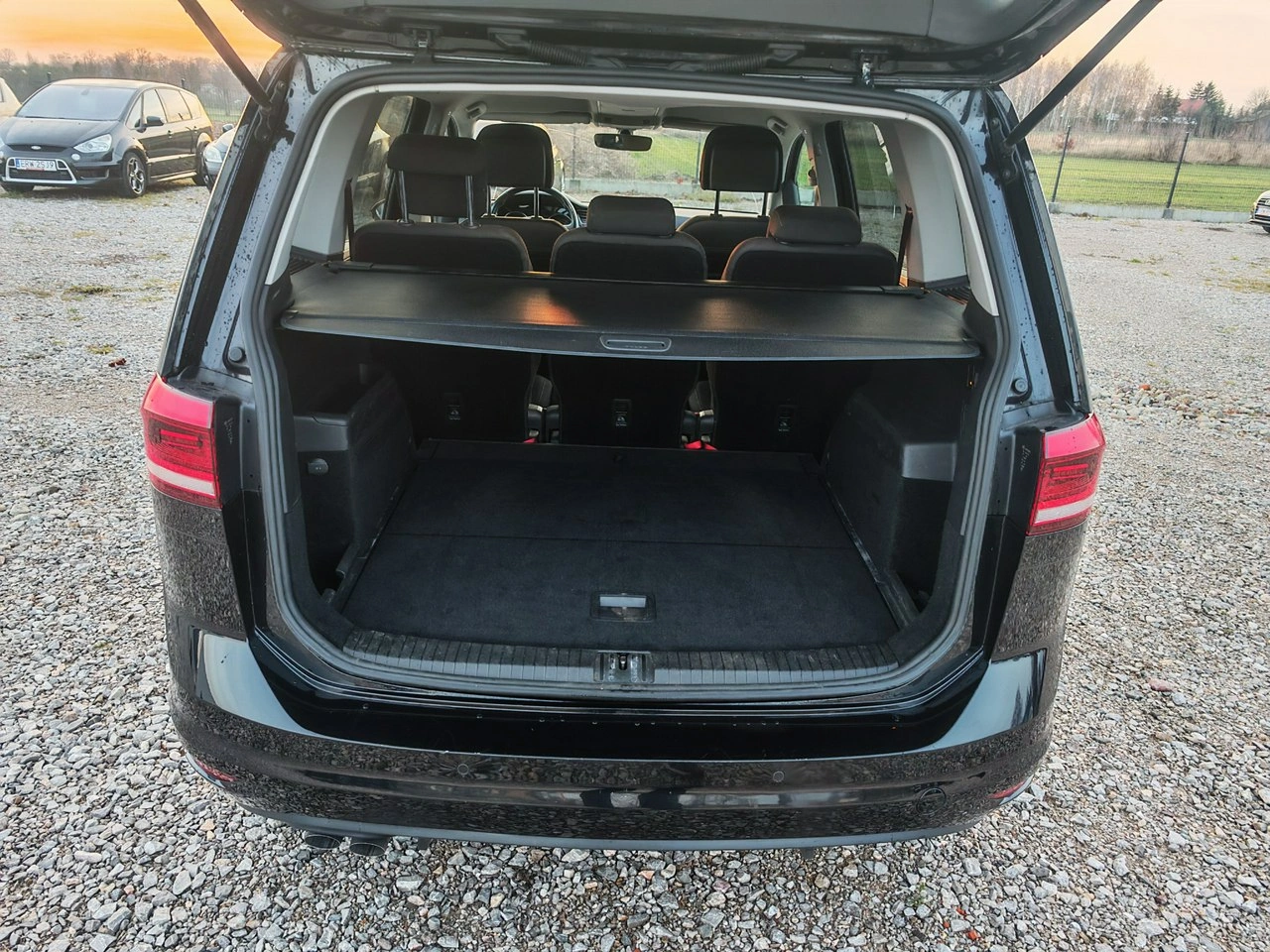 Volkswagen Touran - Zdjęcie 13