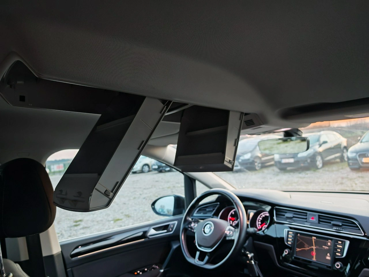 Volkswagen Touran - Zdjęcie 18