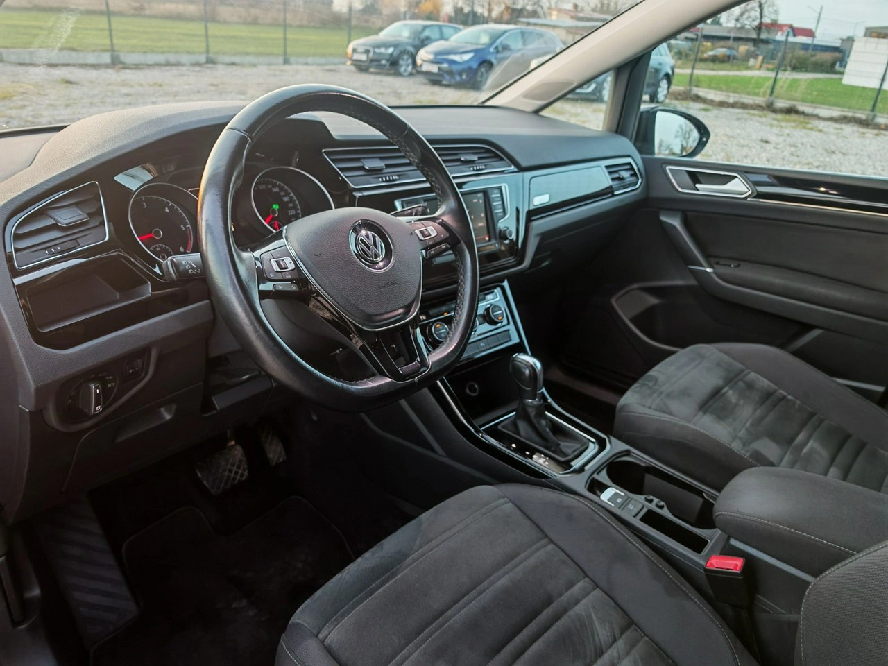 Volkswagen Touran - Zdjęcie 8