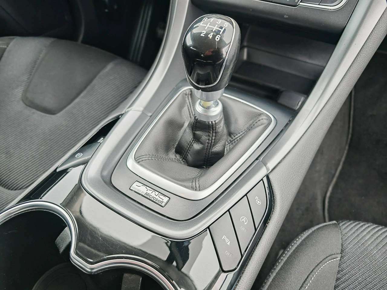 Ford Mondeo - Zdjęcie 16