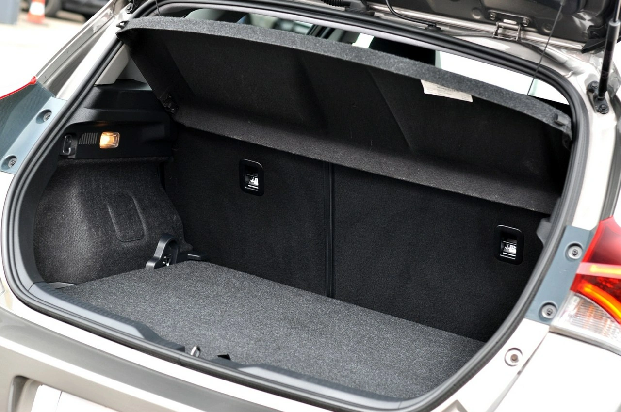 Toyota Auris - Zdjęcie 10