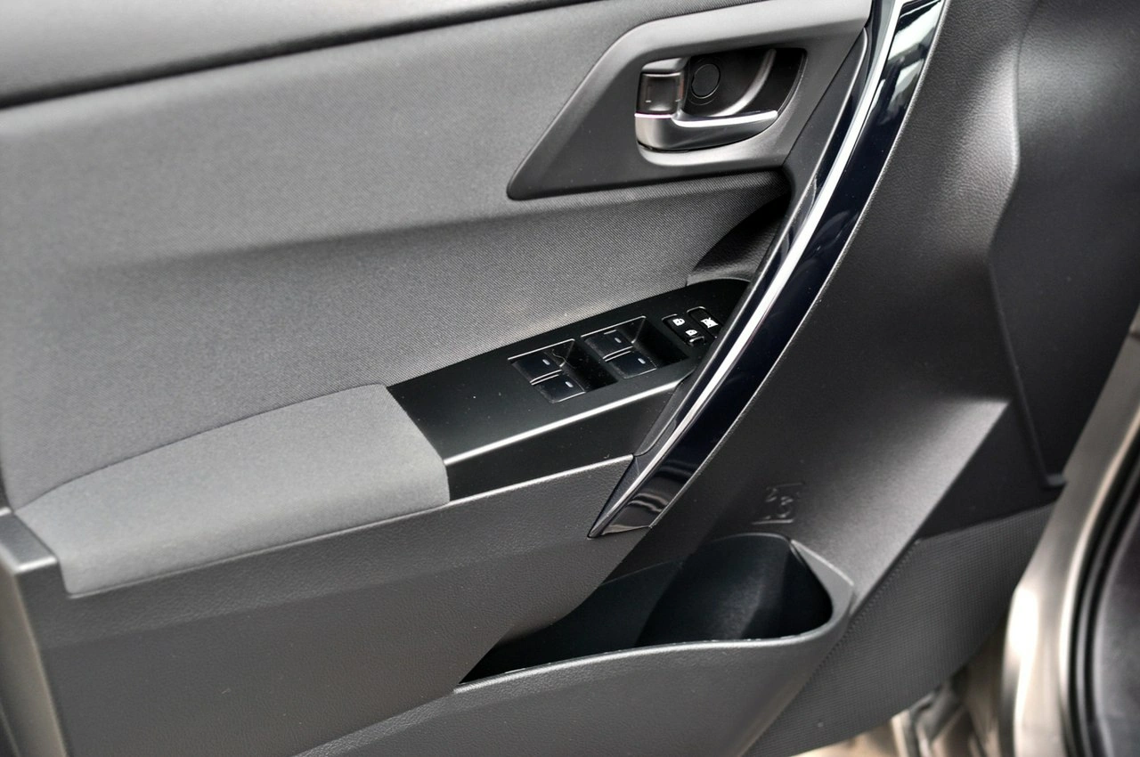 Toyota Auris - Zdjęcie 14