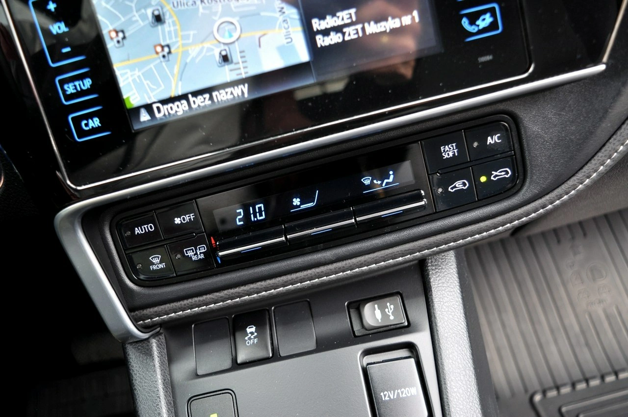 Toyota Auris - Zdjęcie 25