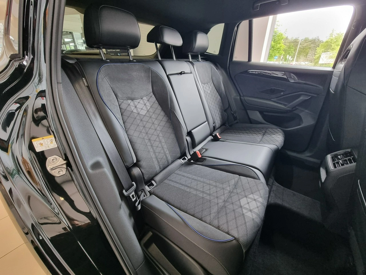 Volkswagen Tiguan - Zdjęcie 12