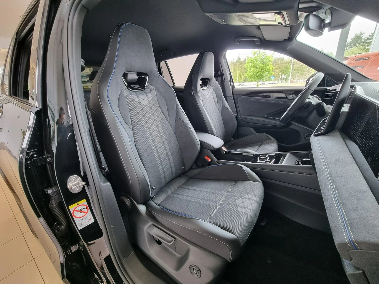 Volkswagen Tiguan - Zdjęcie 13