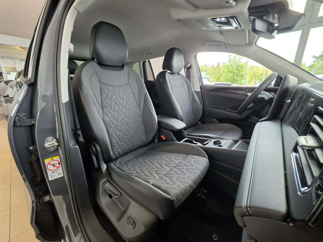 Volkswagen Tiguan - Zdjęcie 12
