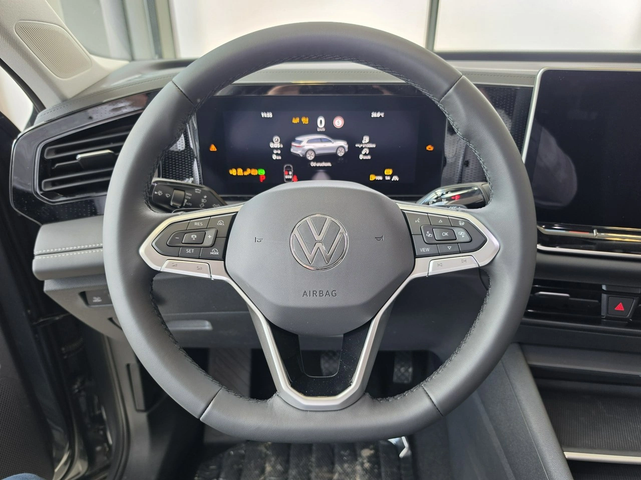 Volkswagen Tiguan - Zdjęcie 14