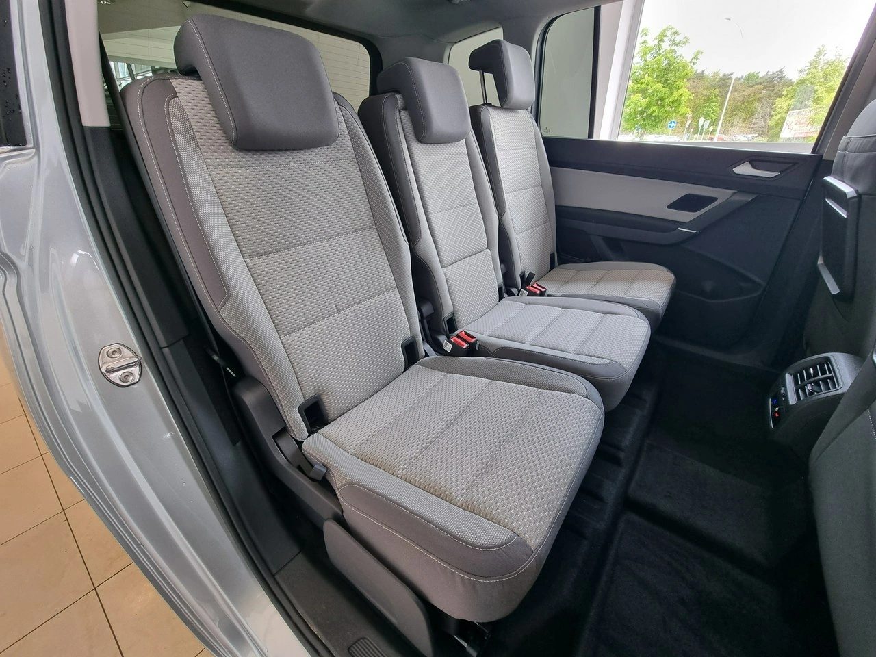 Volkswagen Touran - Zdjęcie 11