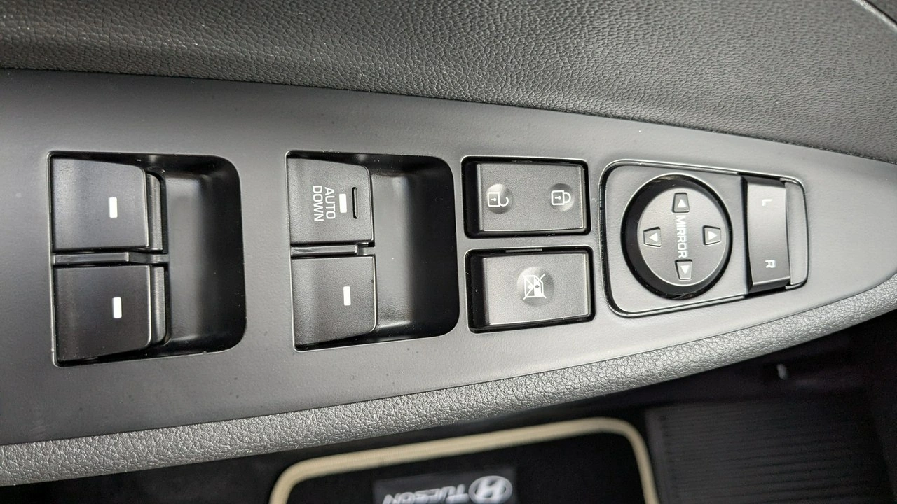 Hyundai Tucson - Zdjęcie 28