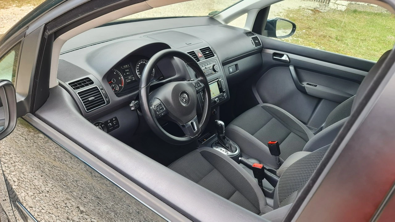 Volkswagen Touran - Zdjęcie 10