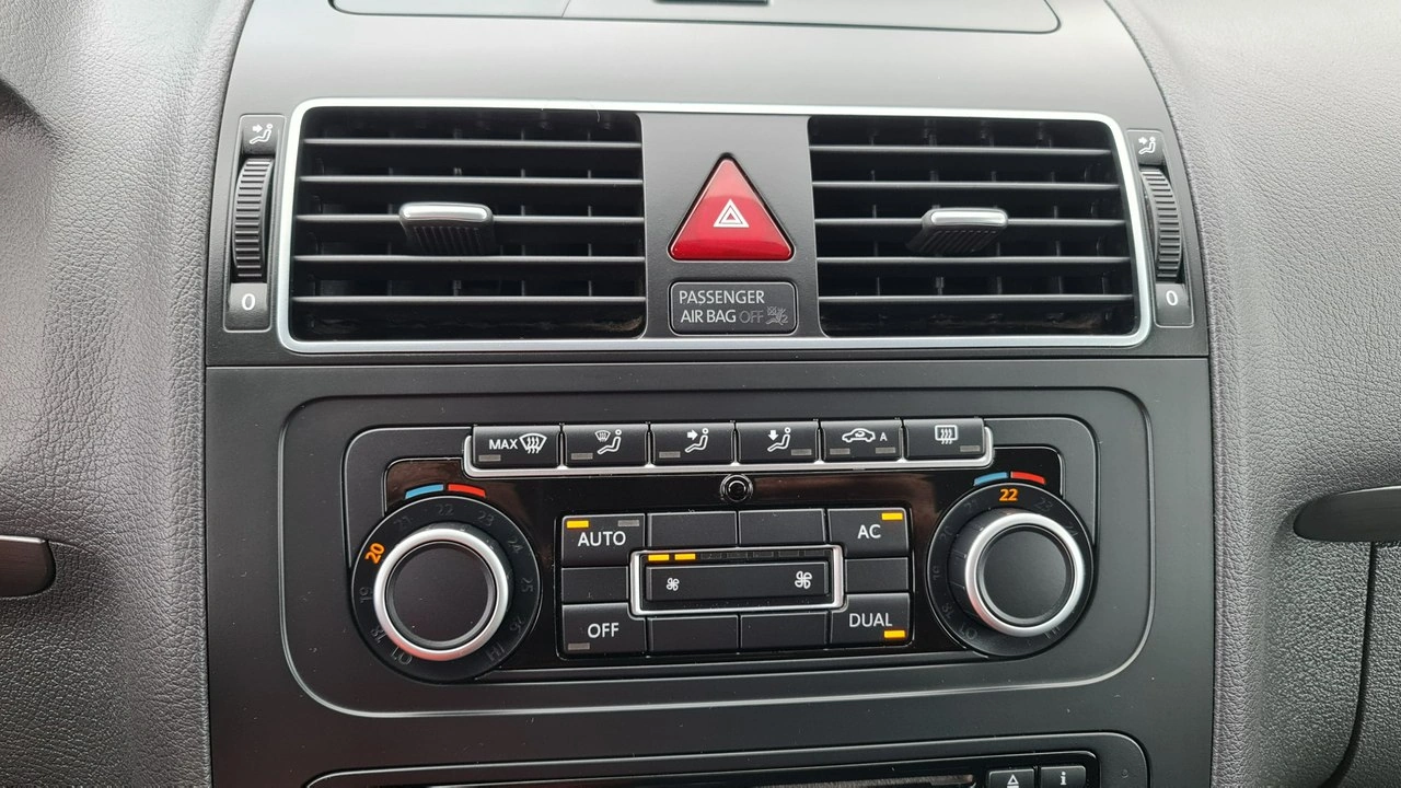 Volkswagen Touran - Zdjęcie 21