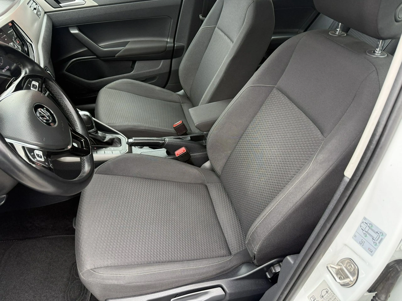 Volkswagen Polo - Zdjęcie 10