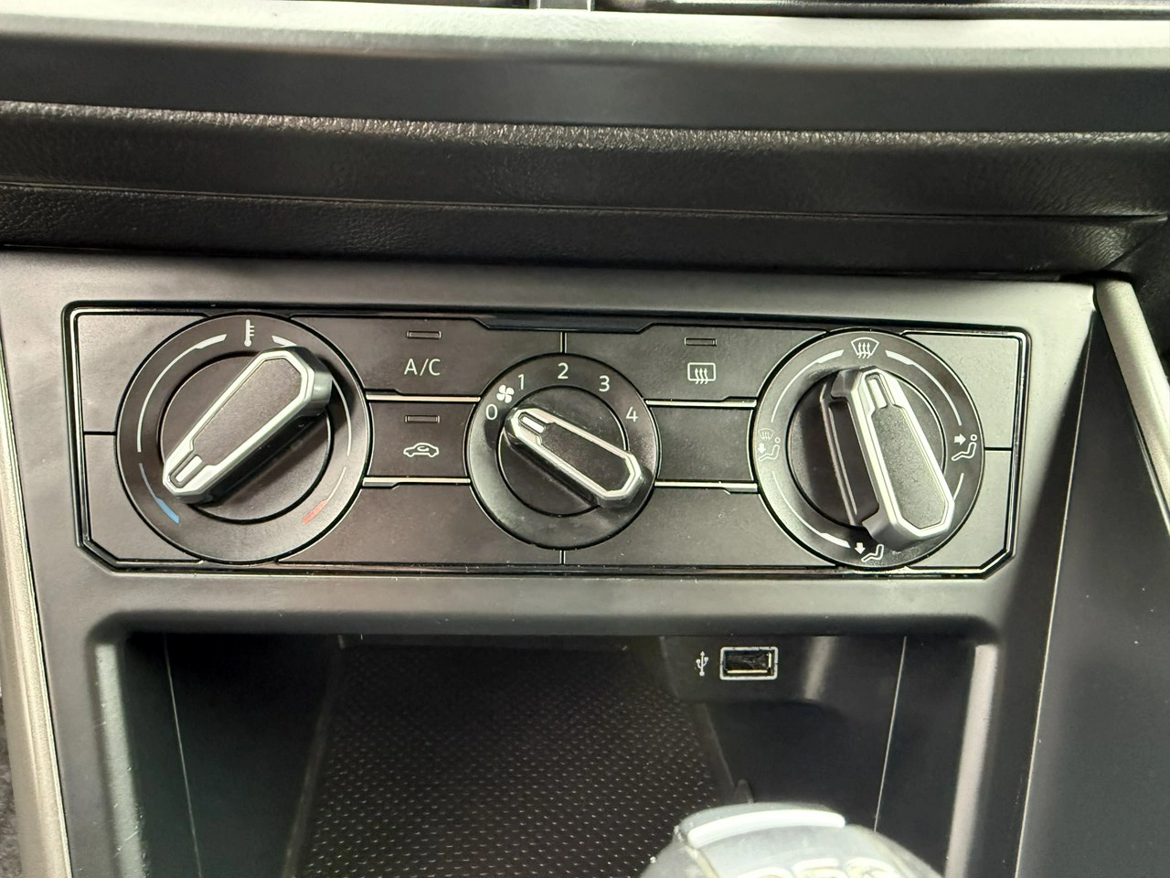 Volkswagen Polo - Zdjęcie 20