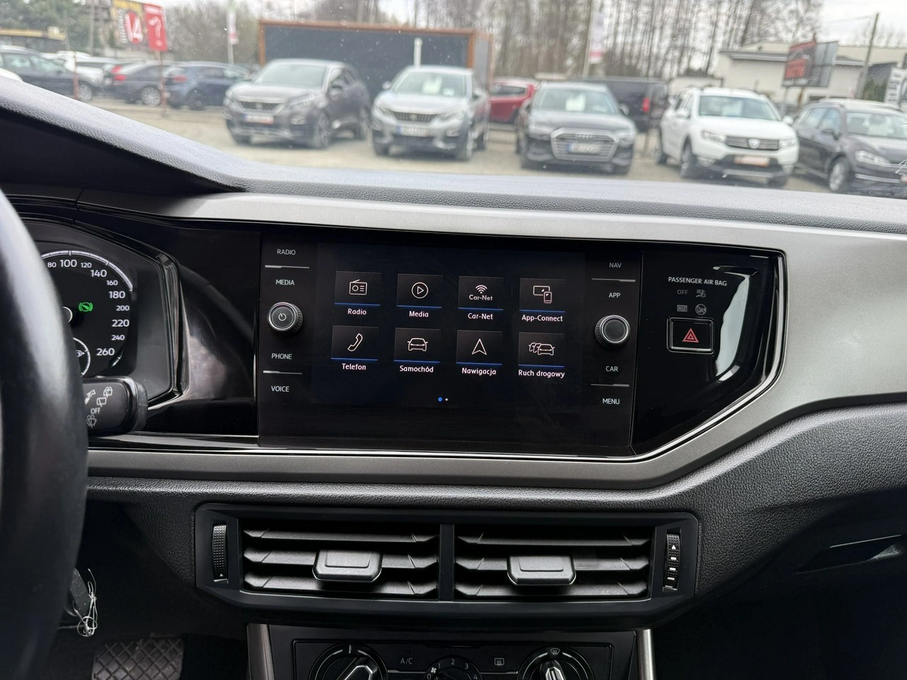 Volkswagen Polo - Zdjęcie 24