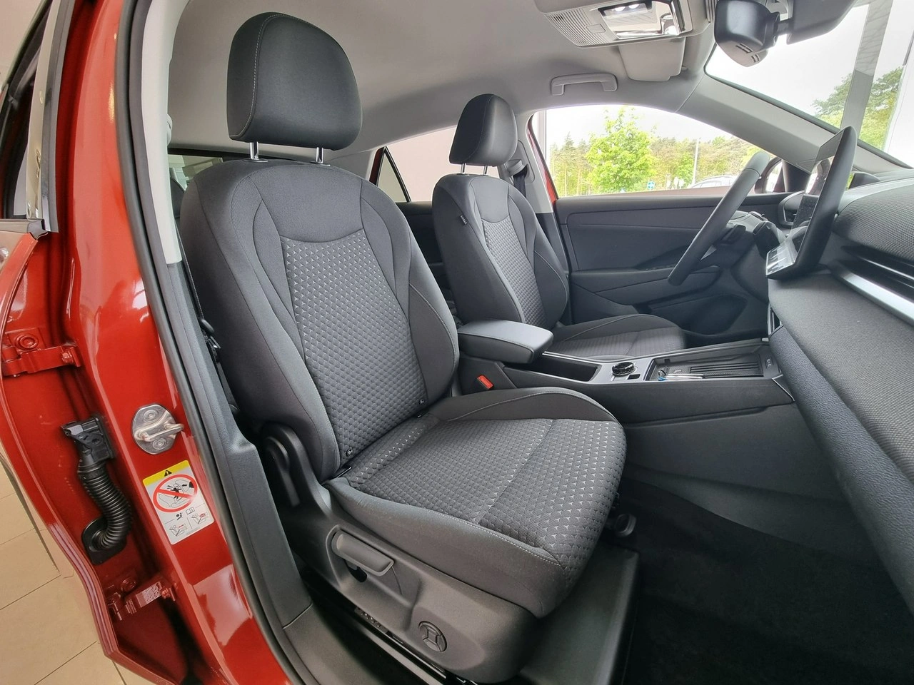 Volkswagen T-Roc - Zdjęcie 12
