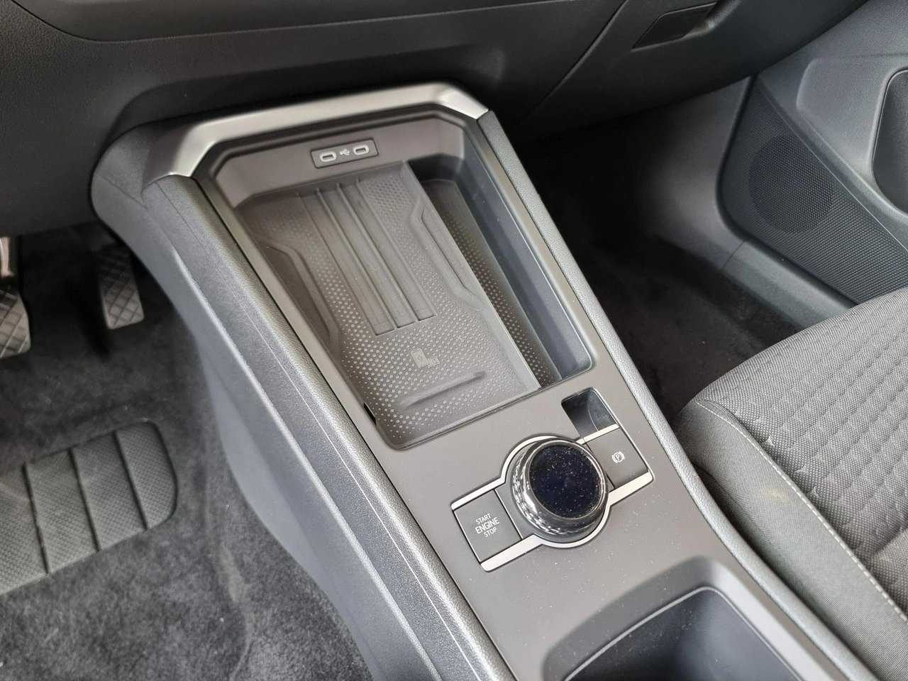 Volkswagen T-Roc - Zdjęcie 16