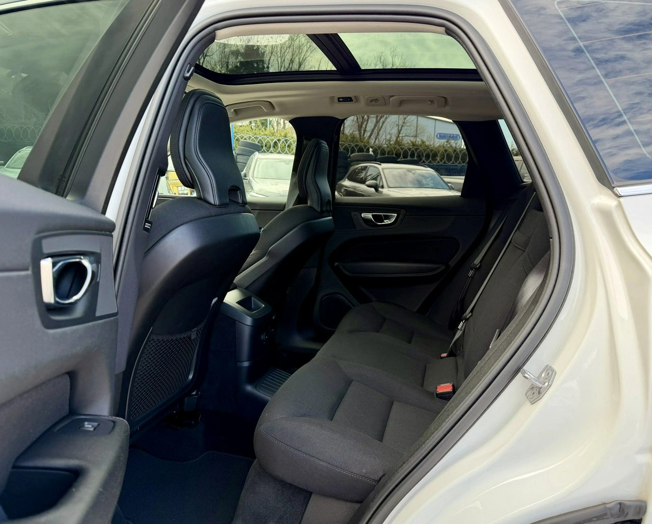 Volvo XC 60 - Zdjęcie 9