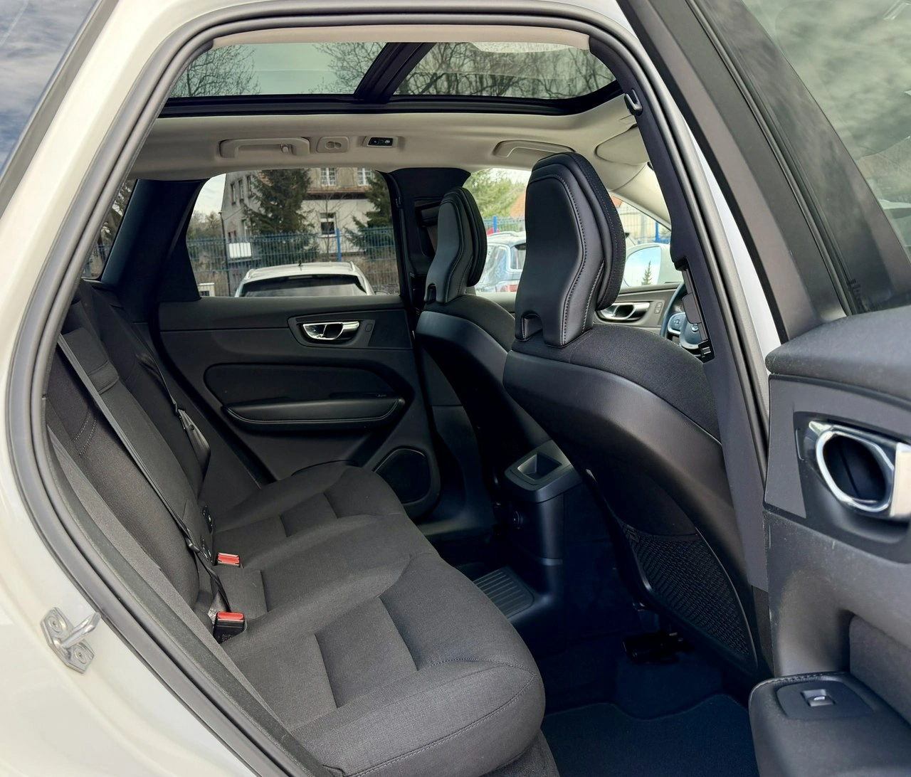 Volvo XC 60 - Zdjęcie 11