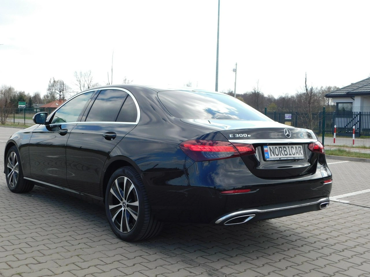 Mercedes E 320 - Zdjęcie 21