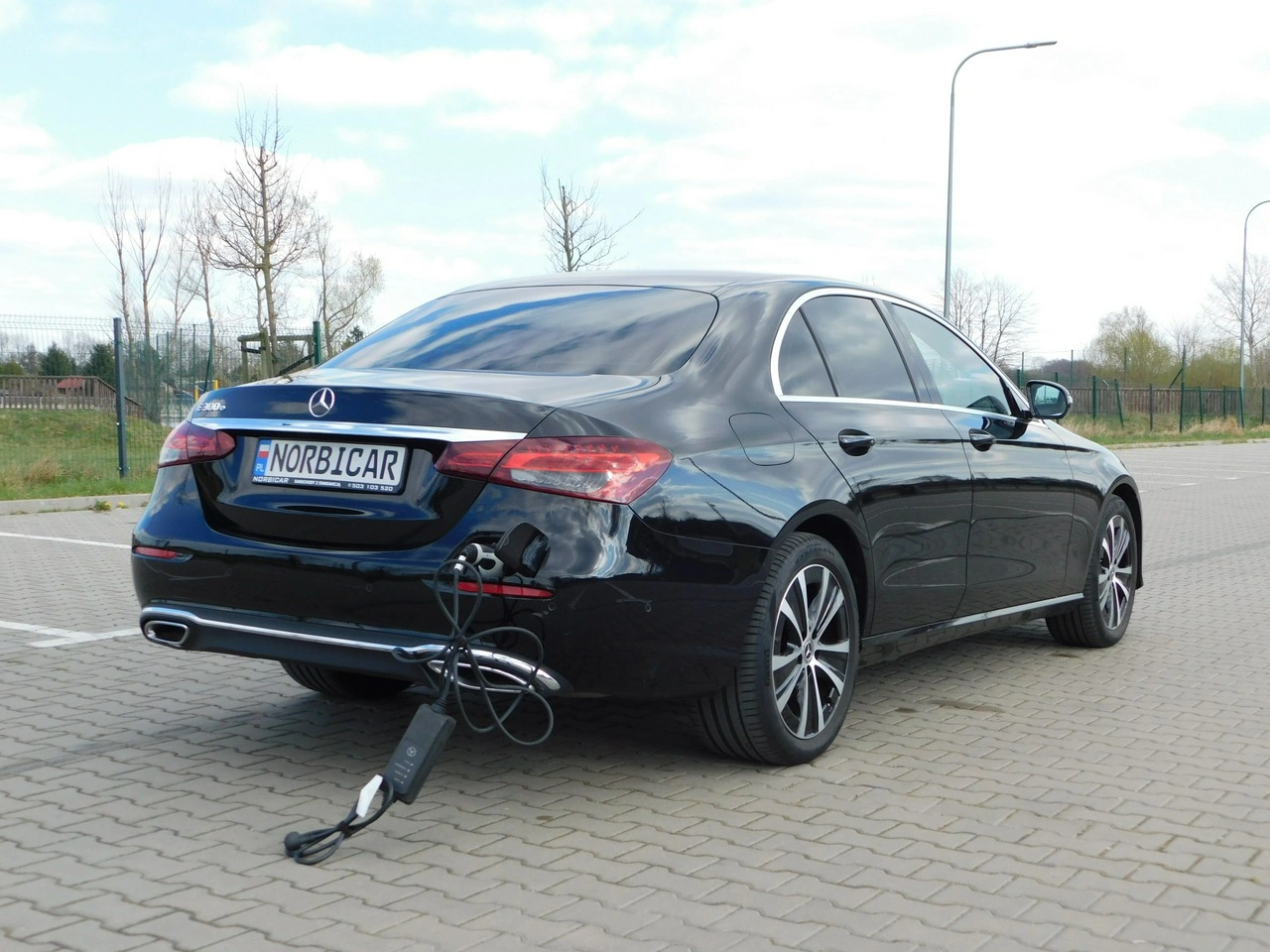 Mercedes E 320 - Zdjęcie 23